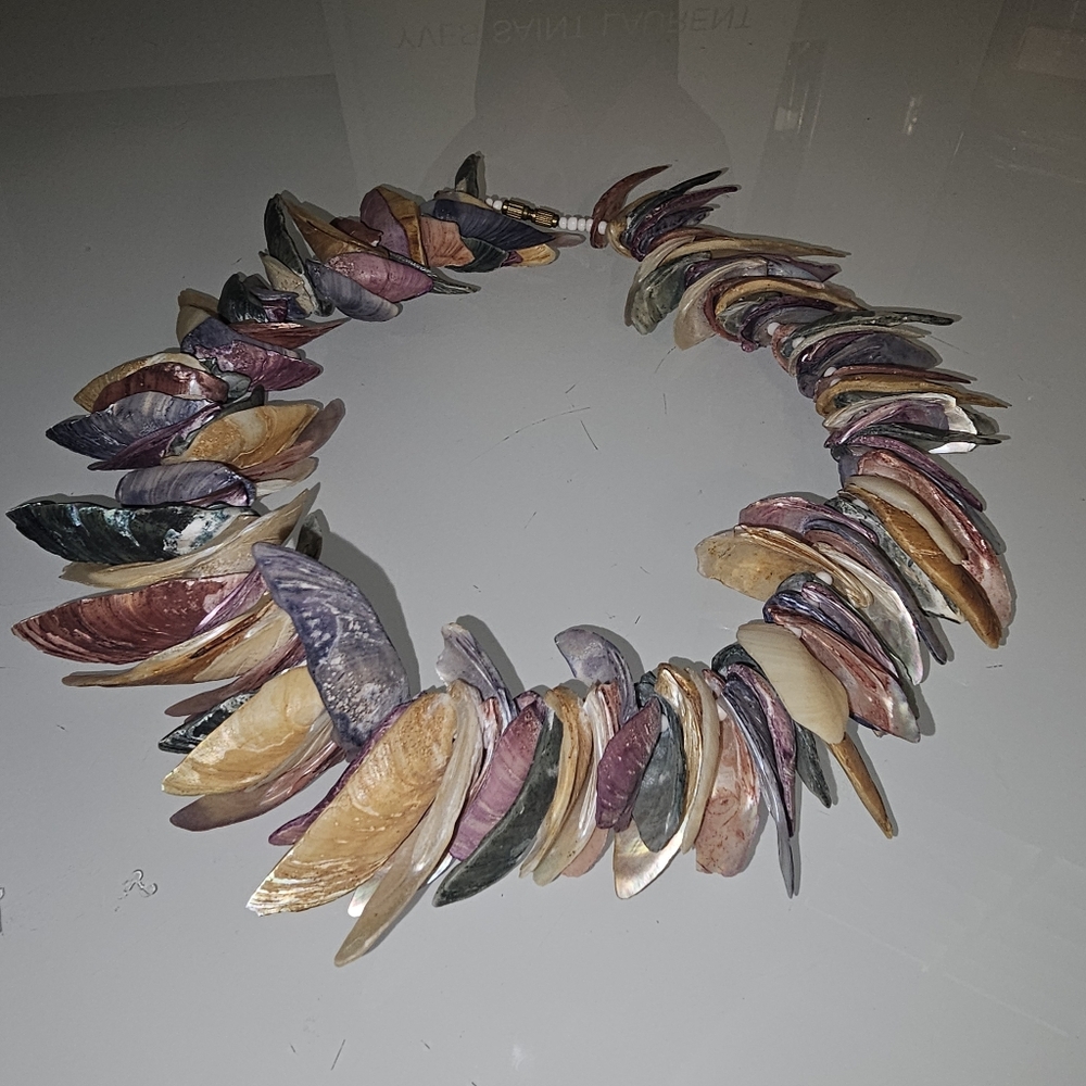 Vintage 1980s Shell Collar Necklace